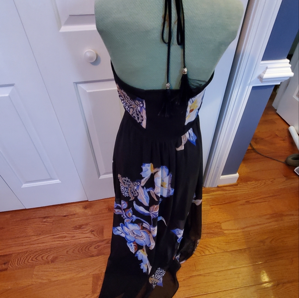 White House Black Market backless dress - Picture 5 of 5